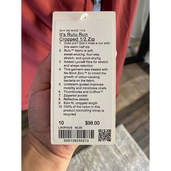 NWT-Lululemon-Long Sleeve-cropped top-Half Zipped-Size 10-Retail: 98 - Picture 3 of 3